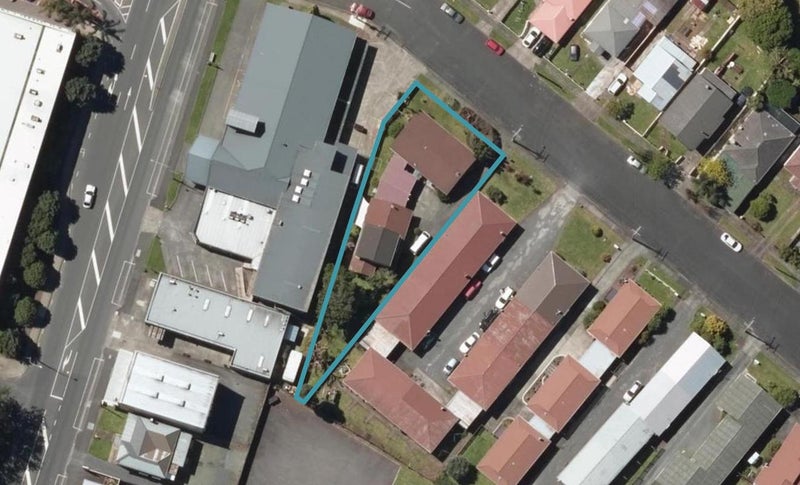 2/2 Wolfe Street, Regent, Whangarei - Carousel 1
