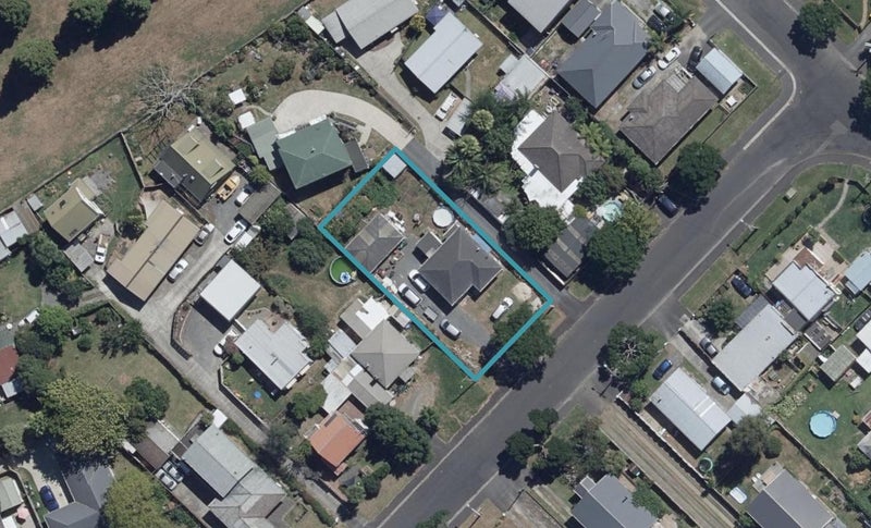8 Kiwi Avenue, Forest Lake, Hamilton - Carousel 1