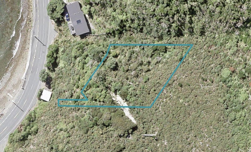 510 Marine Drive, Sunshine Bay, Lower Hutt - Carousel 1
