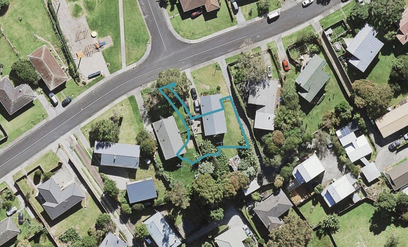 13A Taurus Crescent, Beach Haven, Auckland - Carousel 1
