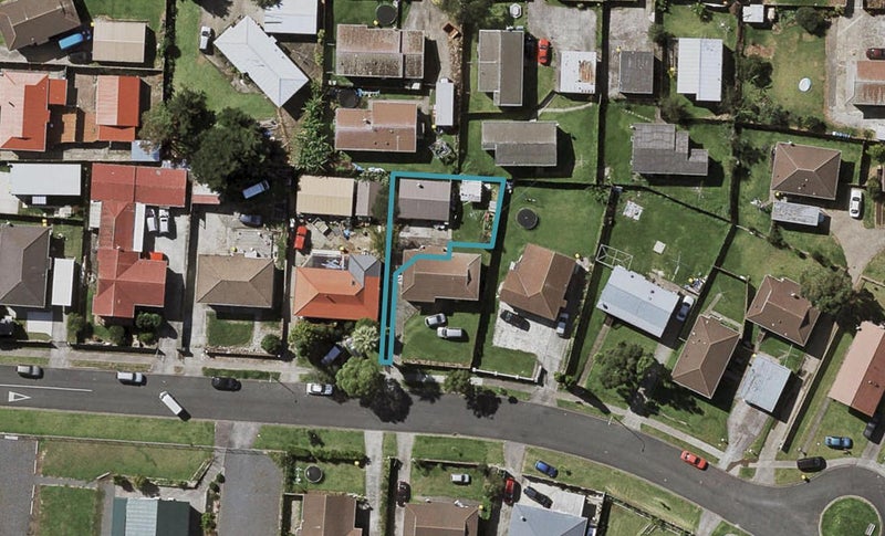 10B Caserta Place, Clover Park, Auckland - Carousel 1