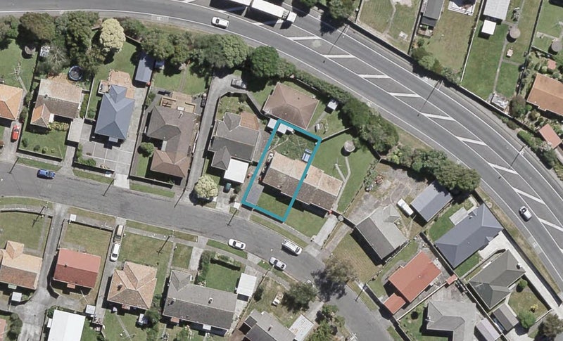 18 Avery Grove, Boulcott, Lower Hutt - Carousel 1