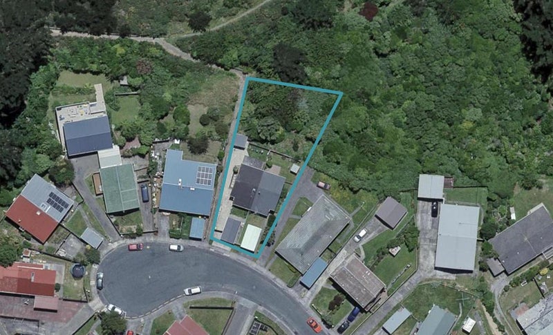 12B Kingsbridge Place, Newlands, Wellington - Carousel 1