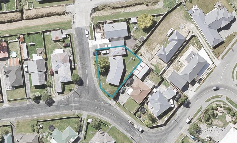 62 Russell Road, Wainuiomata, Lower Hutt - Carousel 1