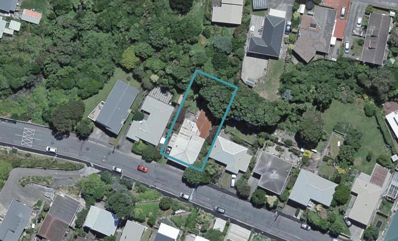 11 Robertson Street, Owhiro Bay, Wellington - Carousel 1