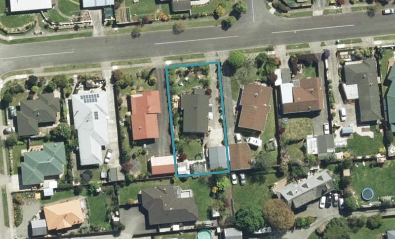 8 Harcourt Place, Wakefield, Wakefield - Carousel 1