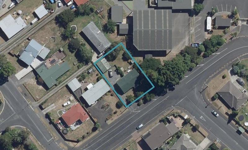 64 Livingstone Avenue, Nawton, Hamilton - Carousel 1