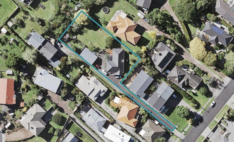 36 Parkhill Road, Mellons Bay, Auckland - Carousel 1