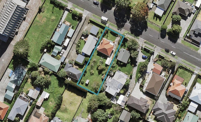 84 Taikata Road, Te Atatu Peninsula, Auckland - Carousel 1