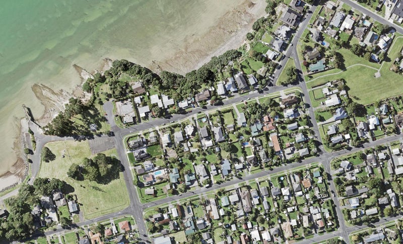 18 Ealing Crescent, Beachlands, Auckland - Carousel 1