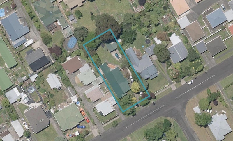13 Marshall Avenue, Whanganui East, Whanganui - Carousel 1