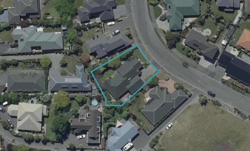33 Stillwater Avenue, Burwood, Christchurch - Carousel 1
