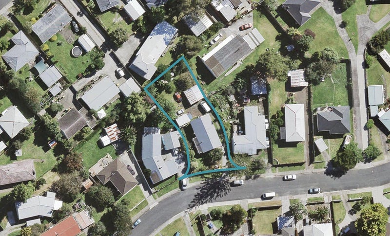 24A Lendic Avenue, Henderson, Auckland - Carousel 1