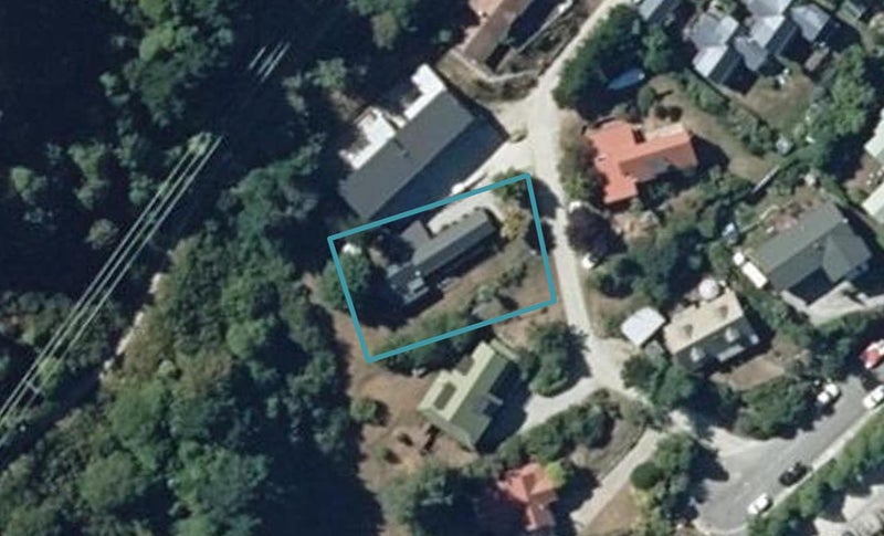 6 Moss Lane, Sunshine Bay, Queenstown - Carousel 1