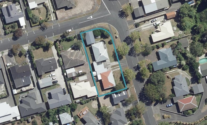 5 McNicol Street, Fairfield, Hamilton - Carousel 1