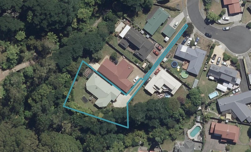 12 Essendon Court, Glenview, Hamilton - Carousel 1