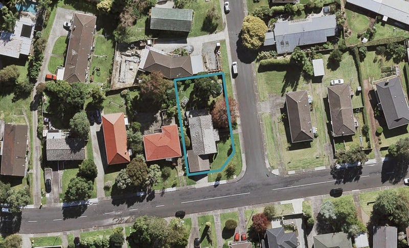 1 Uppingham Crescent, Hillcrest, Auckland - Carousel 1