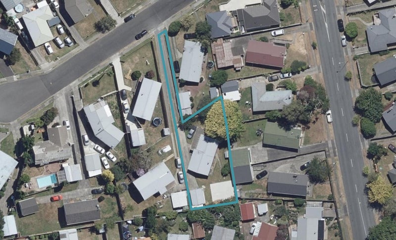 5 Pamela Place, Deanwell, Hamilton - Carousel 1