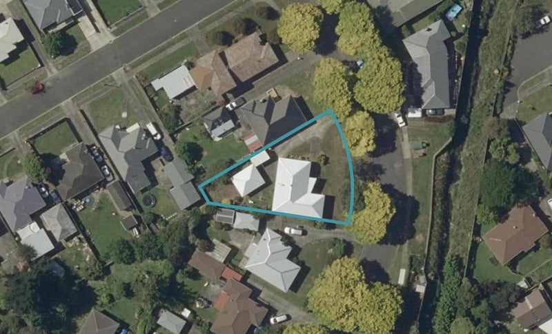 70 Birmingham Street, Takaro, Palmerston North - Carousel 1