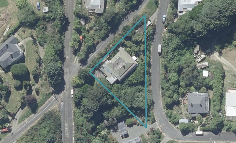 27 Harbour Terrace, Careys Bay, Port Chalmers - Carousel 1