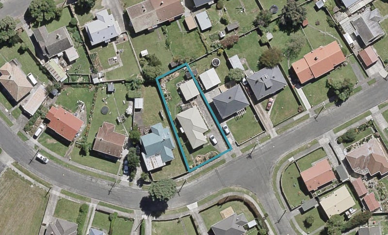 9 Hughes Crescent, Taita, Lower Hutt - Carousel 1