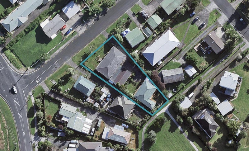 1/4 Waiwera Avenue, Parakai, Helensville - Carousel 1
