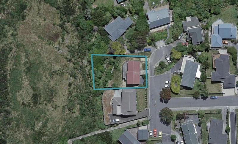 40 Pelorous Street, Paparangi, Wellington - Carousel 1