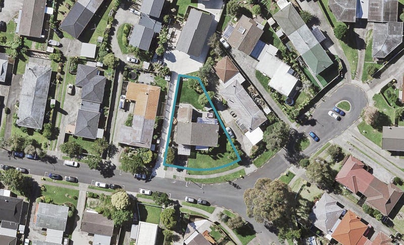 18 Ballater Place, Highland Park, Auckland - Carousel 1