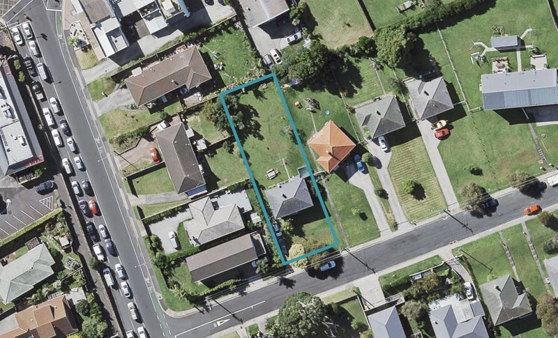 2 Alamein Avenue, Belmont, Auckland - Carousel 1