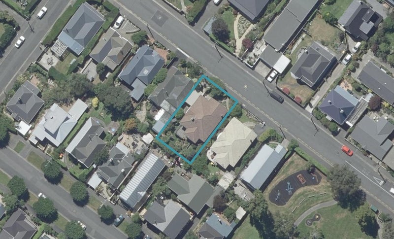11 Lynn Street, Maori Hill, Dunedin - Carousel 1