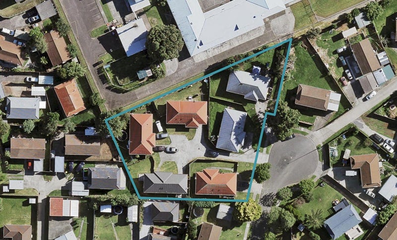 4 McGreal Place, Weymouth, Auckland - Carousel 1