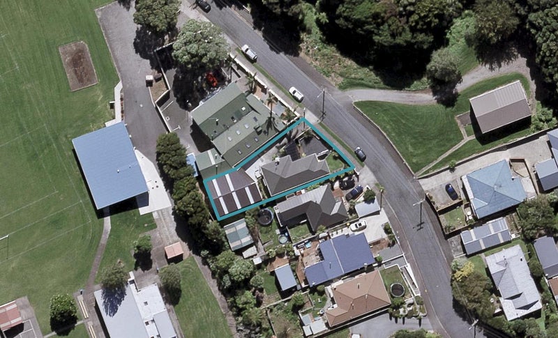 10 Bonithon Avenue, Moturoa, New Plymouth - Carousel 1