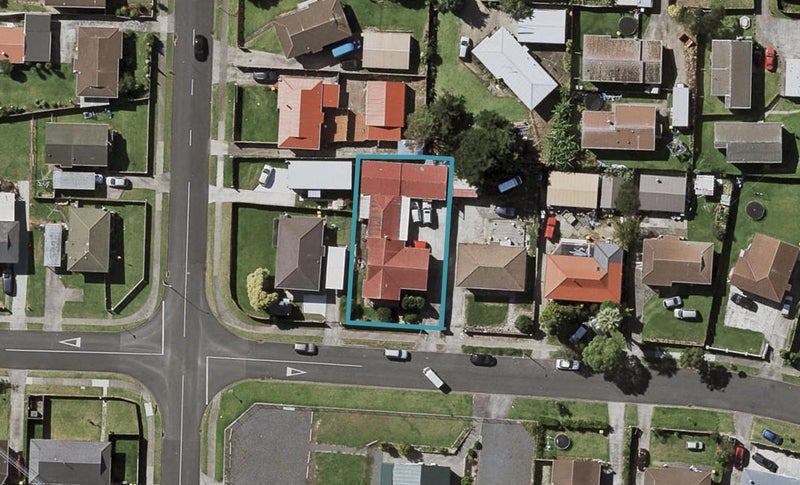 4 Caserta Place, Clover Park, Auckland - Carousel 1