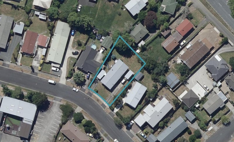 8A Kowhai Street, Hamilton Lake, Hamilton - Carousel 1