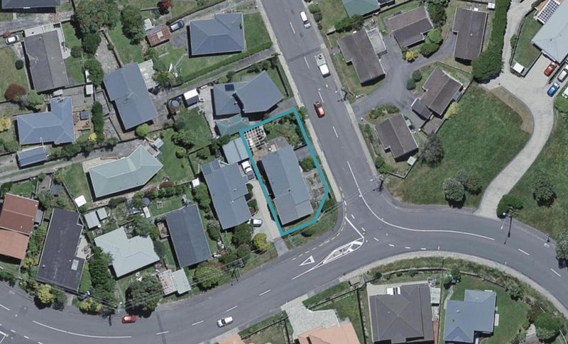 112 Beazley Avenue, Paparangi, Wellington - Carousel 1