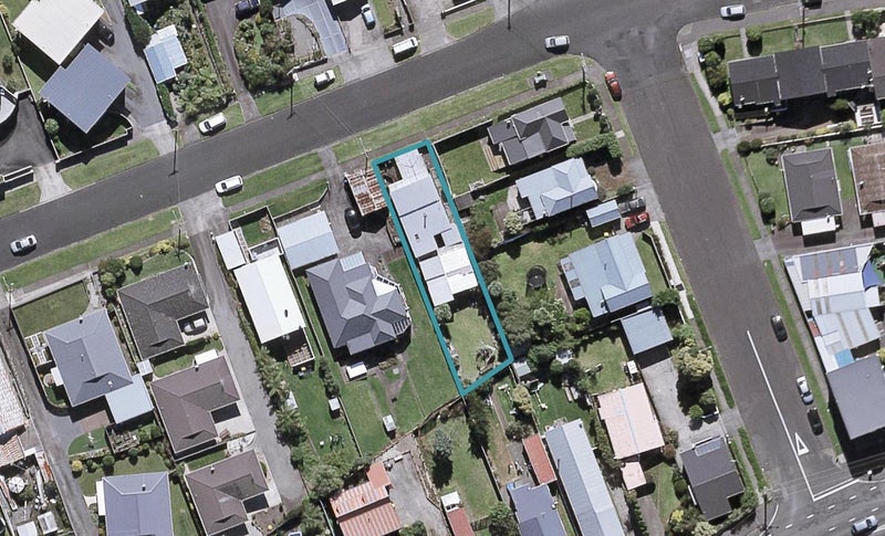 7 Roy Terrace, Moturoa, New Plymouth - Carousel 1