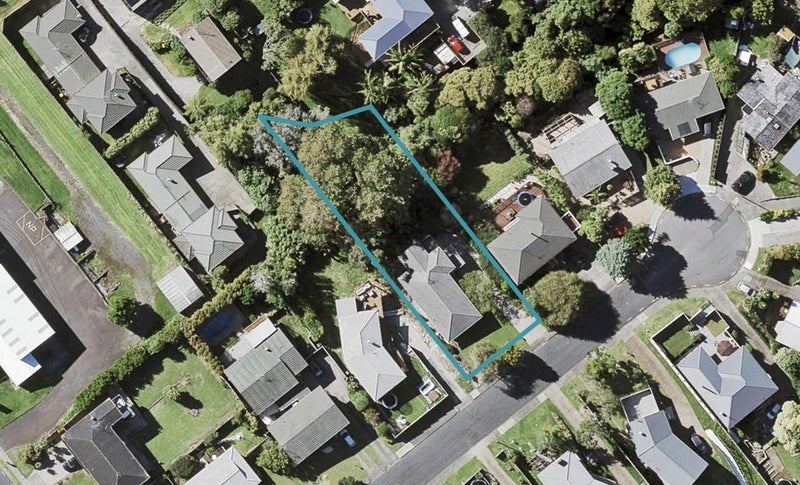 10 Reydon Place, Cockle Bay, Auckland - Carousel 1