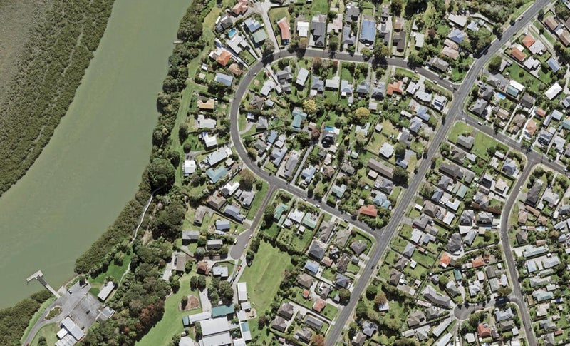 13D Renata Crescent, Te Atatu Peninsula, Auckland - Carousel 1