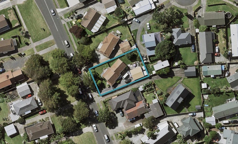 45 Hollyford Drive, Clover Park, Auckland - Carousel 1
