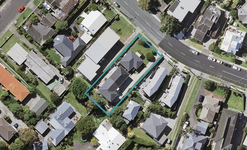 3/88 East Coast Road, Milford, Auckland - Carousel 1