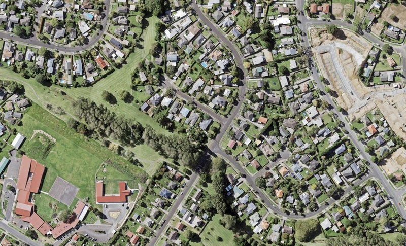 2 Bromley Place, Glen Innes, Auckland - Carousel 1