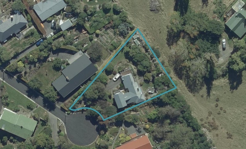 7 ST RONANS RD, Macandrew Bay, Dunedin - Carousel 1