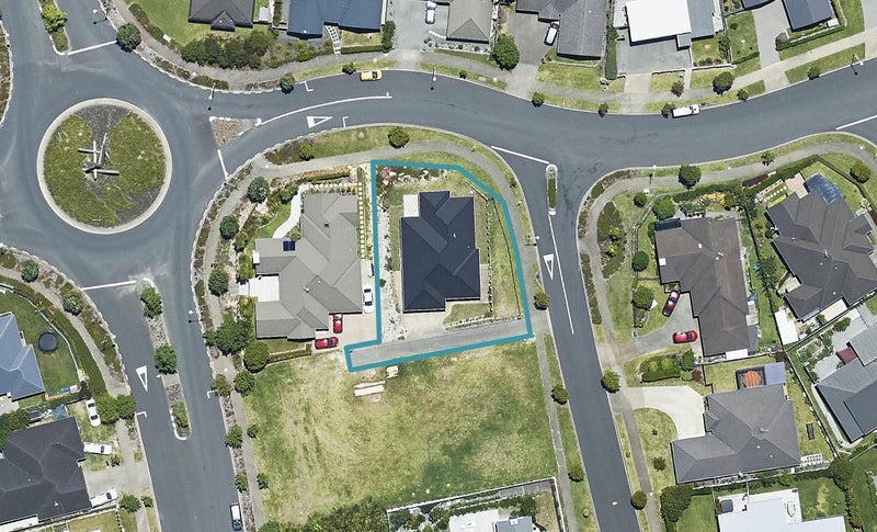 2 Rexford Heights, Pyes Pa, Tauranga - Carousel 1