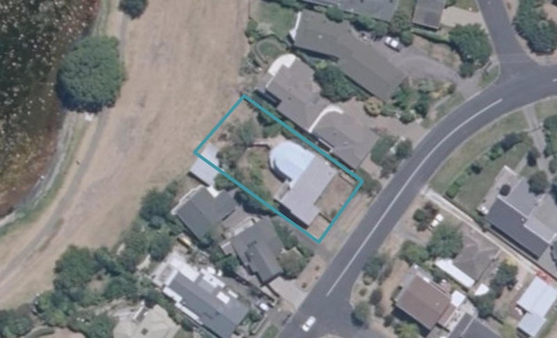 35 Rainbow Drive, Rainbow Point, Taupō - Carousel 1