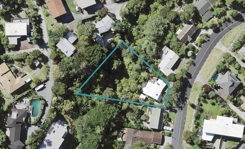 94 Castor Bay Road, Castor Bay, Auckland - Carousel 1