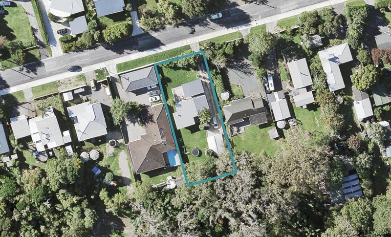 11 Third View Avenue, Beachlands, Auckland - Carousel 1