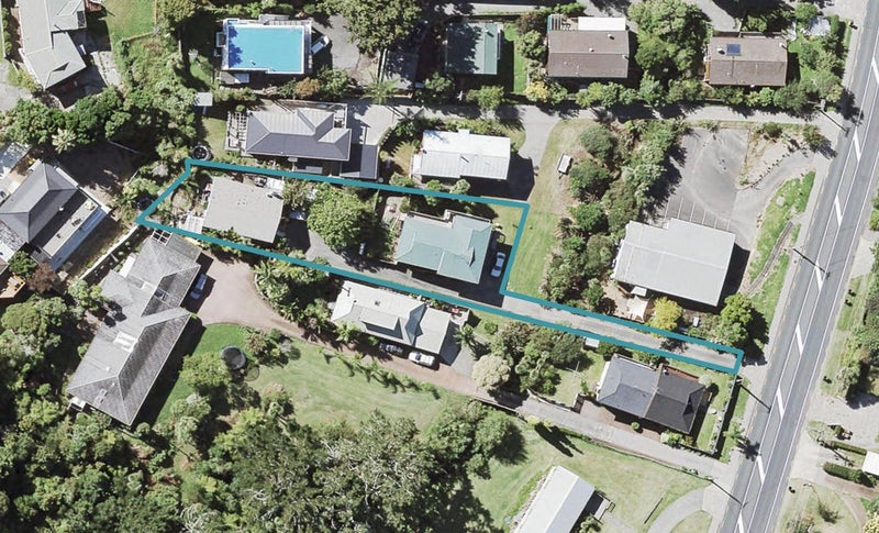 1/710 Beach Road, Browns Bay, Auckland - Carousel 1