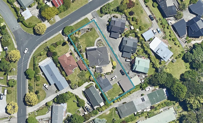 76 Grand Vue Road, Kawaha Point, Rotorua - Carousel 1