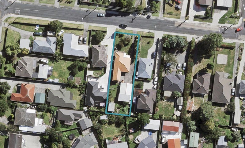 5 Edwards Avenue, Henderson, Auckland - Carousel 1