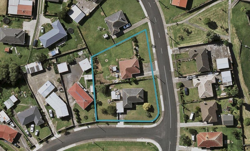 1 Crown Crescent, Otara, Auckland - Carousel 1